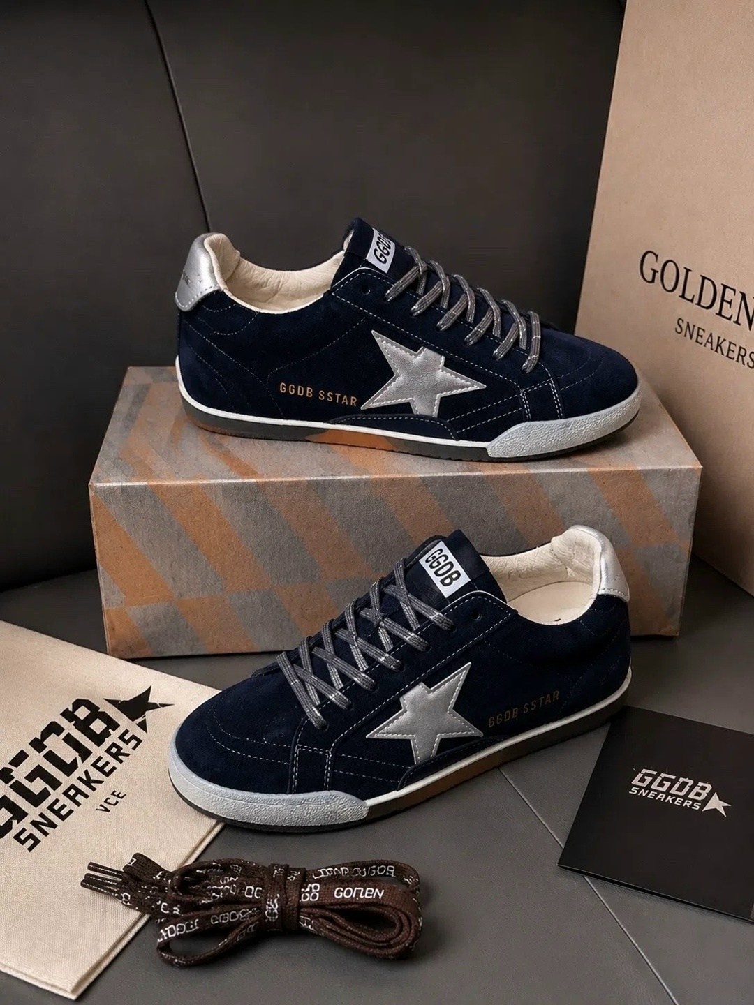 ,кеды golden goose,кеды golden goose женские,кроссовки golden goose,кеды super-star с блестками golden goose черный