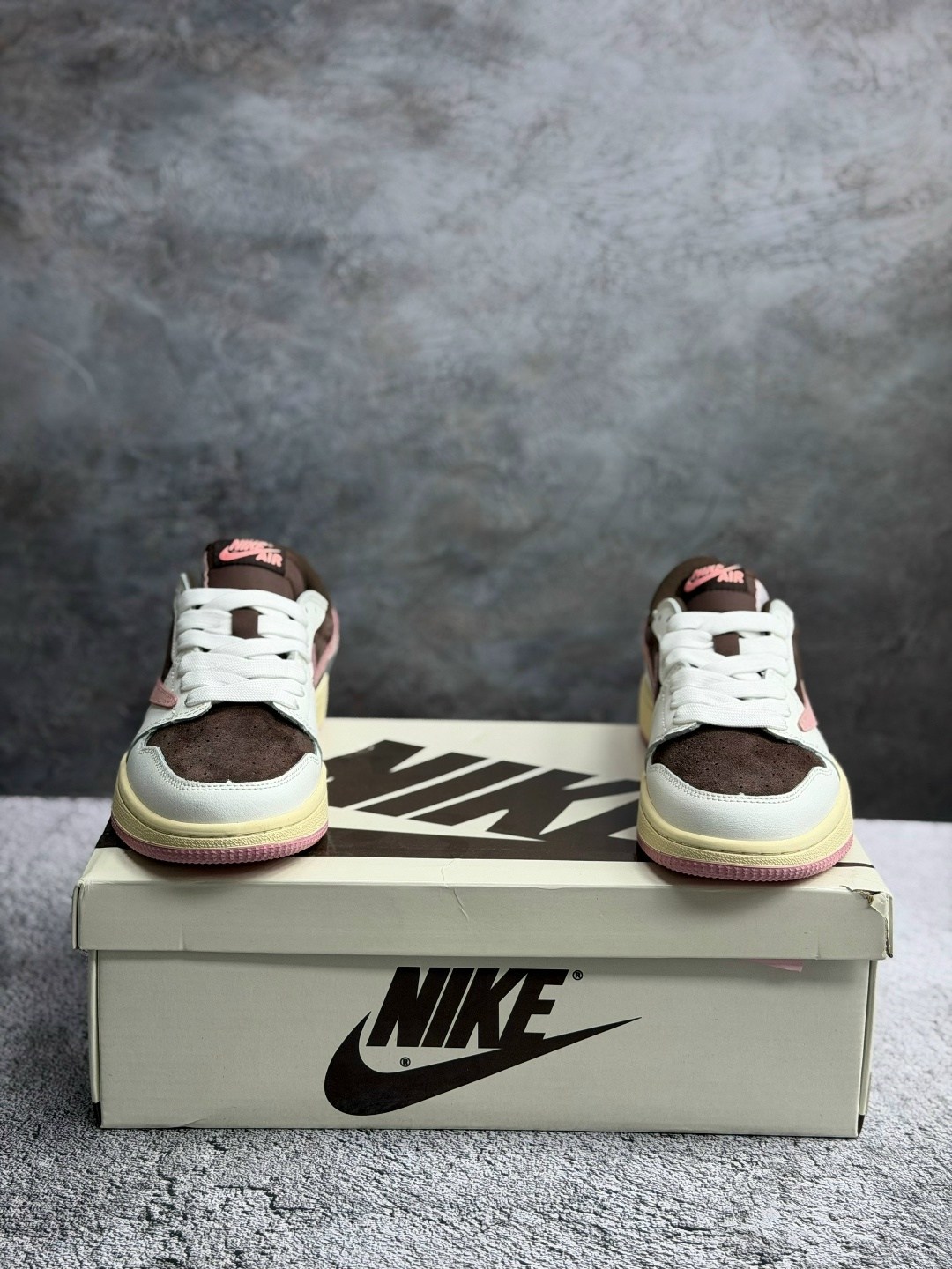 кроссовки nike travis scott x air jordan 1 low,nike air jordan 1 low travis scott reverse mocha,nike air jordan 1 low travis scott,кроссовки nike travis scott x air jordan 1,air jordan 1 low travis sc