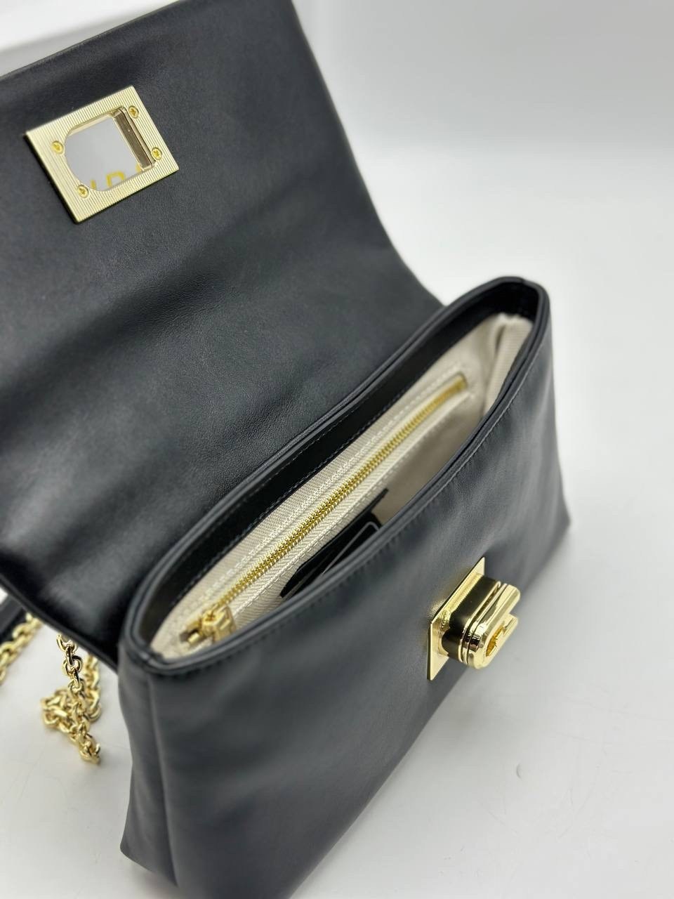 женская сумка furla,сумка,furla сумка,женская сумка,сумка через плечо с цепочкой furla