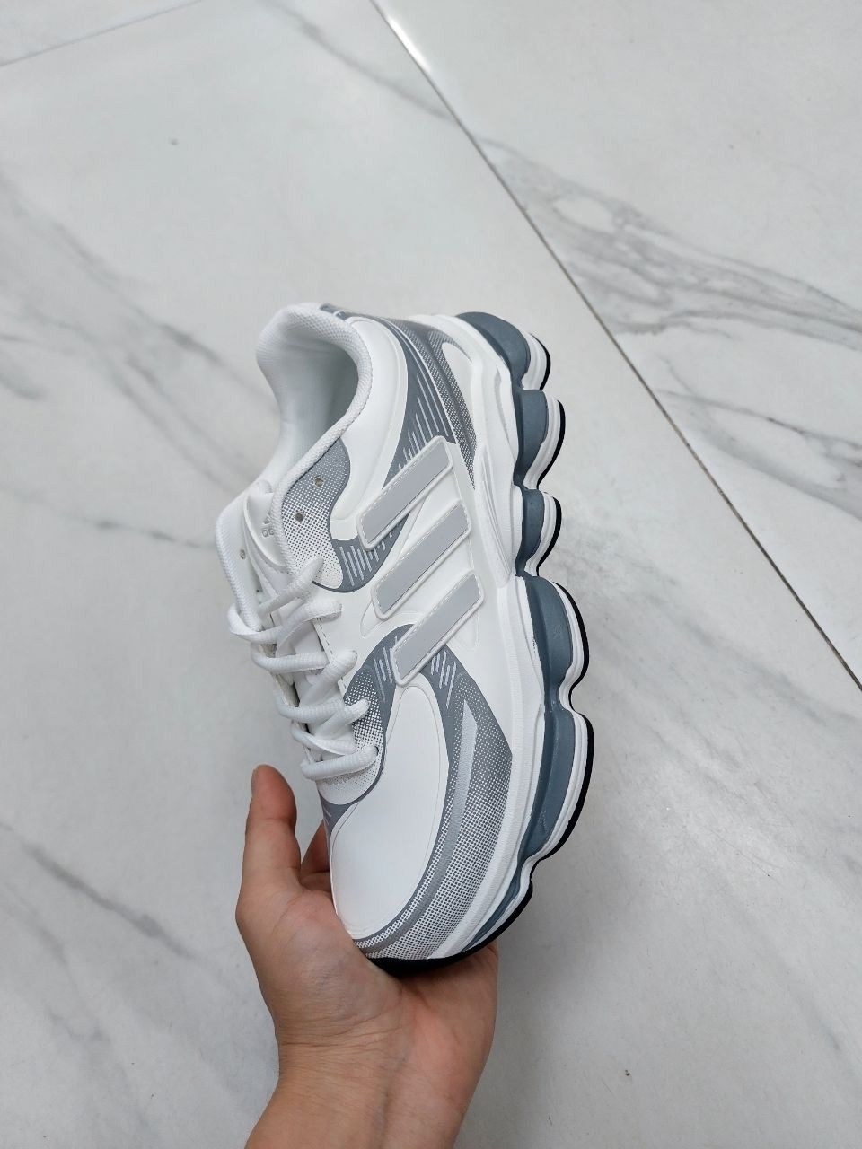 кроссовки adidas,кроссовки адидас,кроссовки,повседневные кроссовки,спортивная