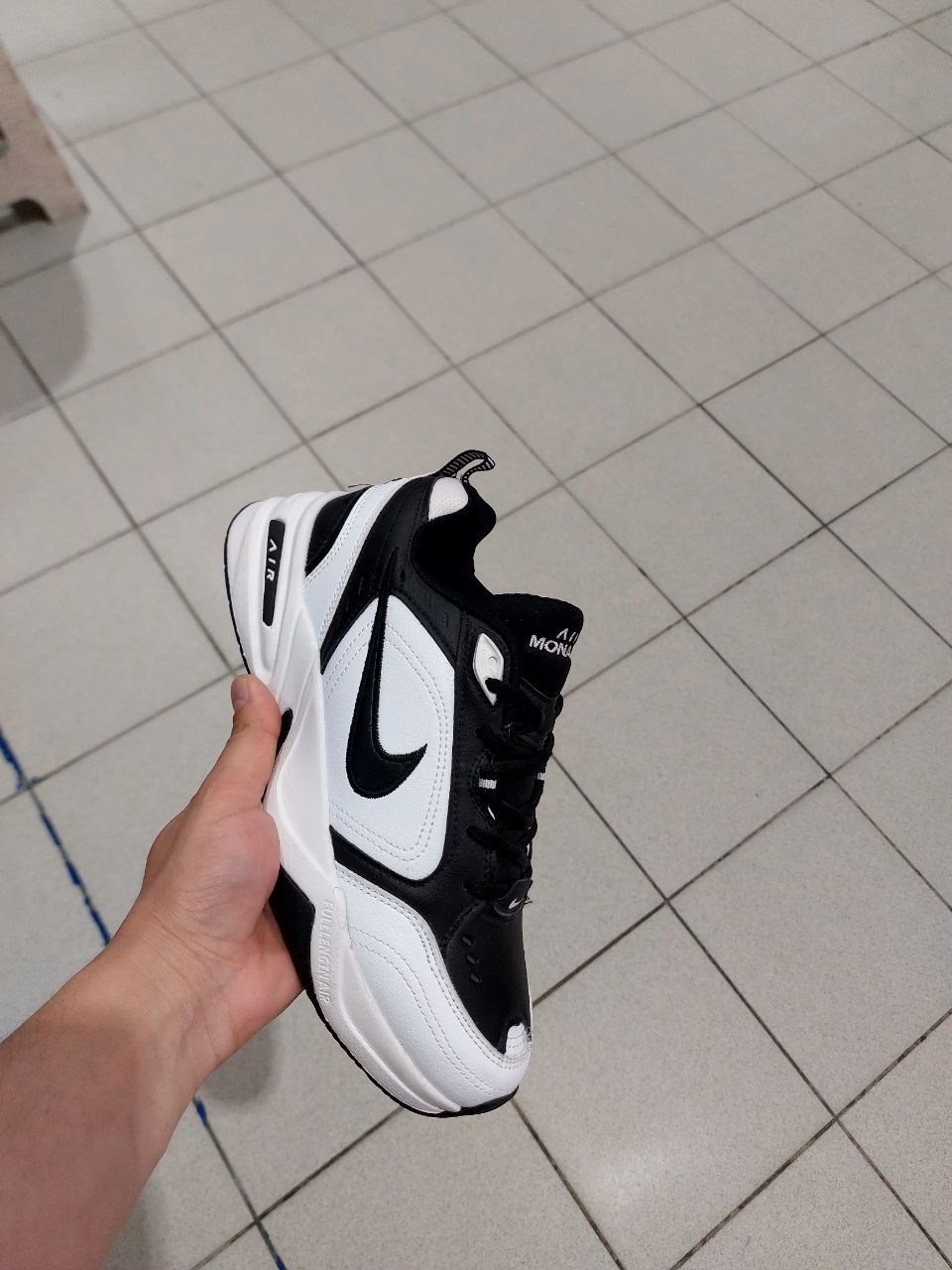кроссовки nike air monarch iv,мужские кроссовки nike air monarch iv,кроссовки nike air monarch,мужские кроссовки nike air monarch iv white,спортивные кроссовки унисекс nike air monarch iv белые 42 eu