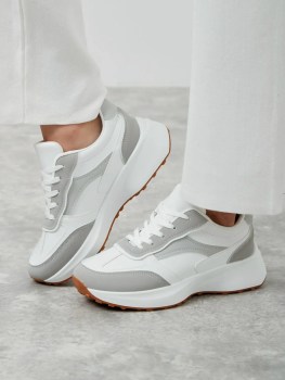 Кроссовки