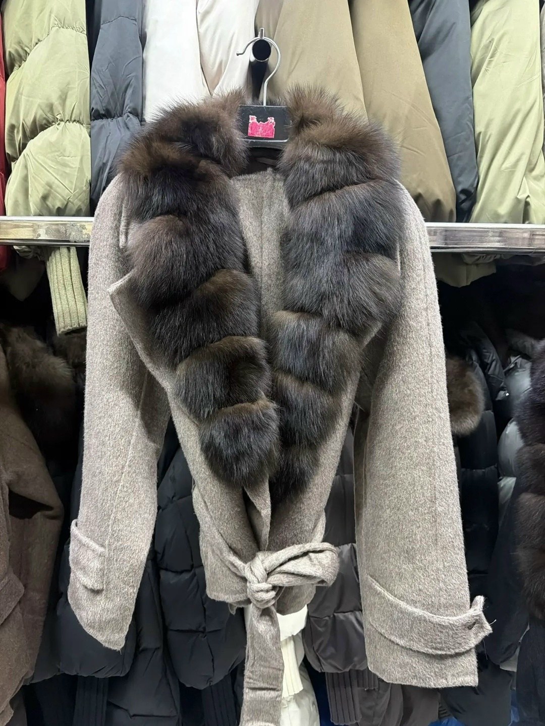 пальто с мехом,кашемировое пальто с натуральным мехом,пальто с натуральным мехом,пальто с мехом женское,женское пальто с натуральным мехом