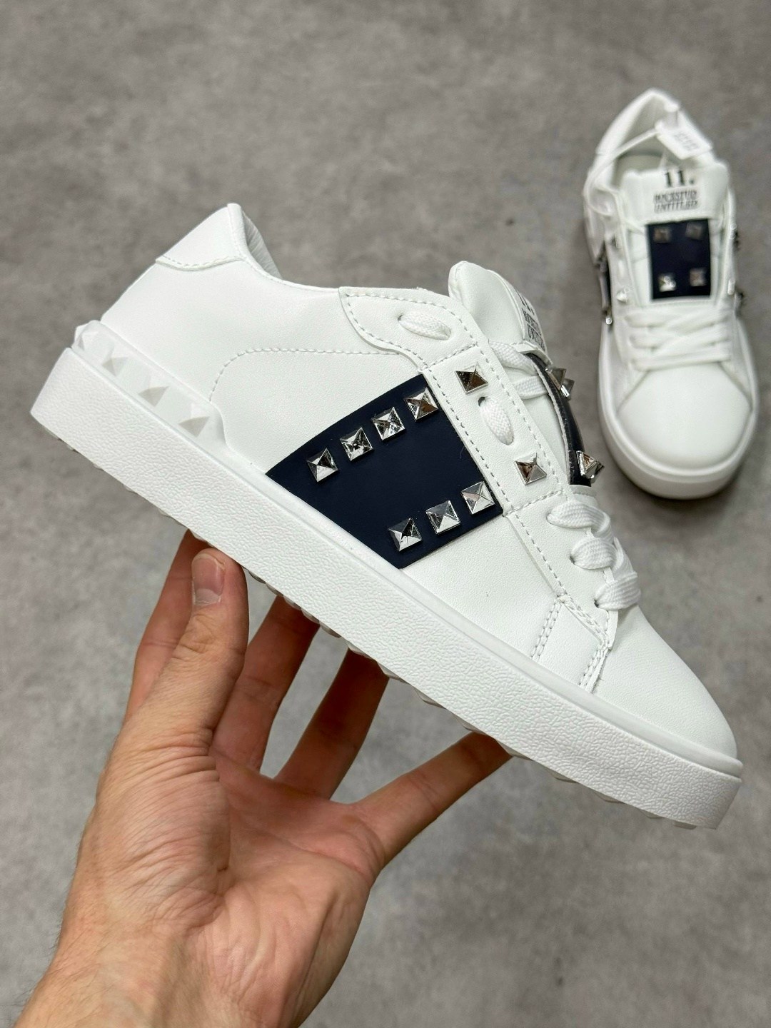 ,valentino garavani rockstud sneaker,valentino rockstud untitled leather sneaker,кеды валентино женские,valentino garavani rockstud sneakers white