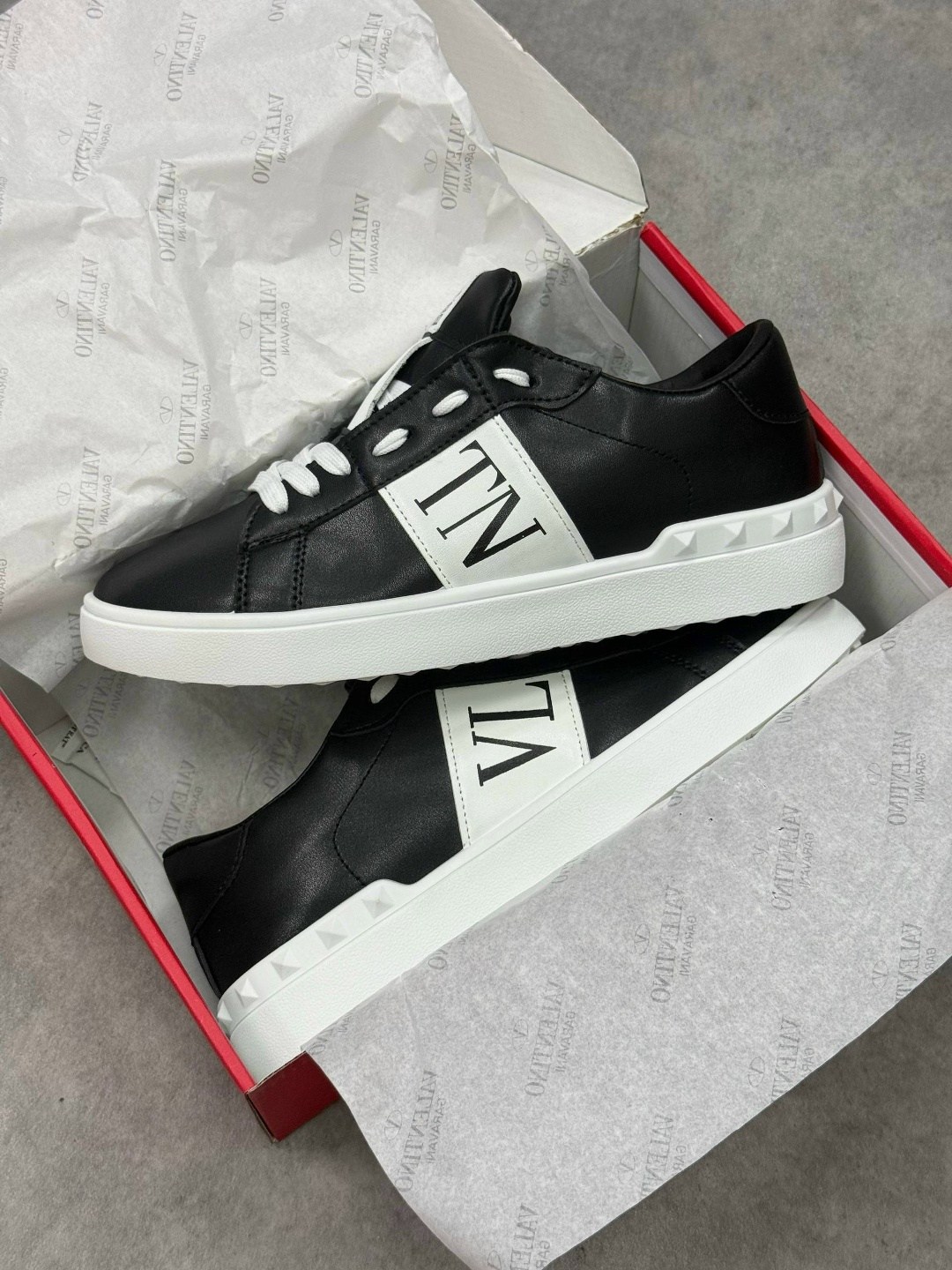 ,кеды valentino,valentino garavani кроссовки,valentino кроссовки,valentino sneakers