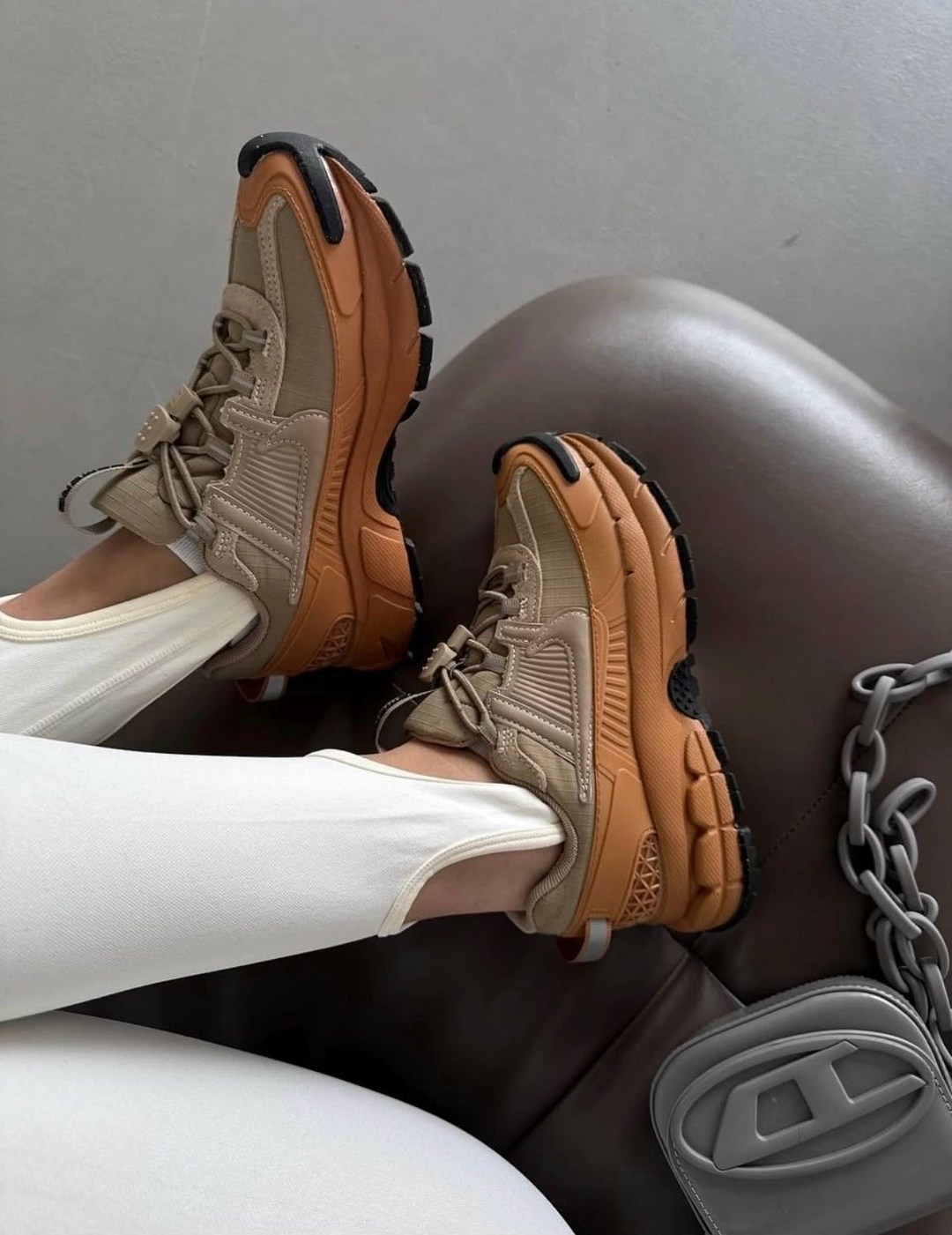 кроссовки,кроссовки nike air zoom vomero 5 roam 'flax',женские кроссовки,повседневные кроссовки nike sportswear sneakers коричневый,кроссовки мужские женские
