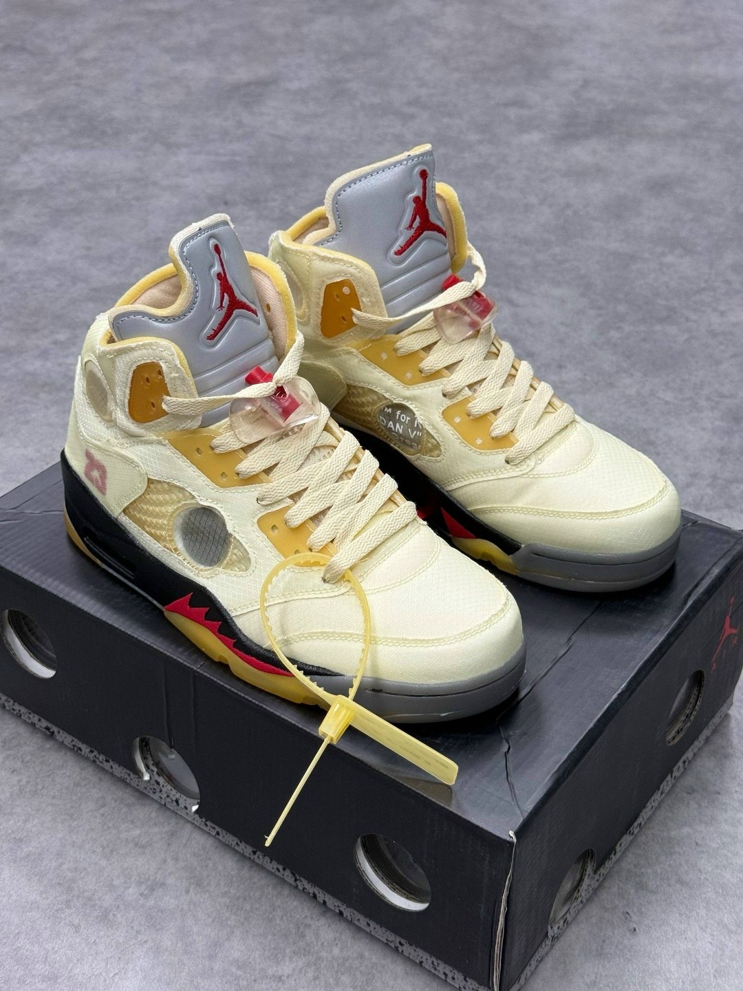 nike air jordan 5 retro,кроссовки nike air jordan 5 off-white sp sail,nike air jordan 5,nike air jordan 5 off white sail,баскетбольная
