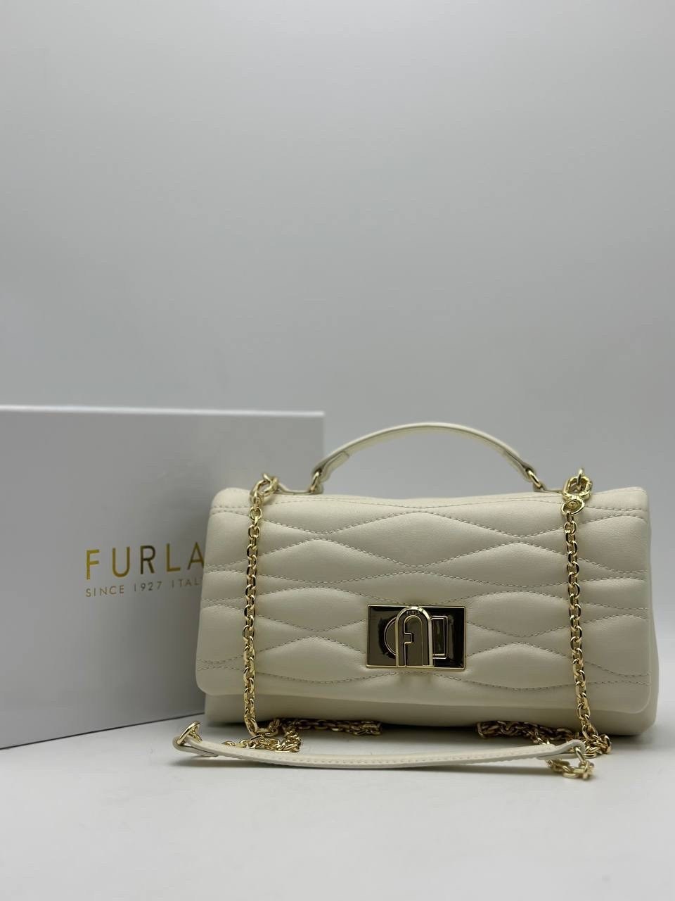женская сумка furla,сумка,furla сумка,женская сумка,сумка через плечо с цепочкой furla