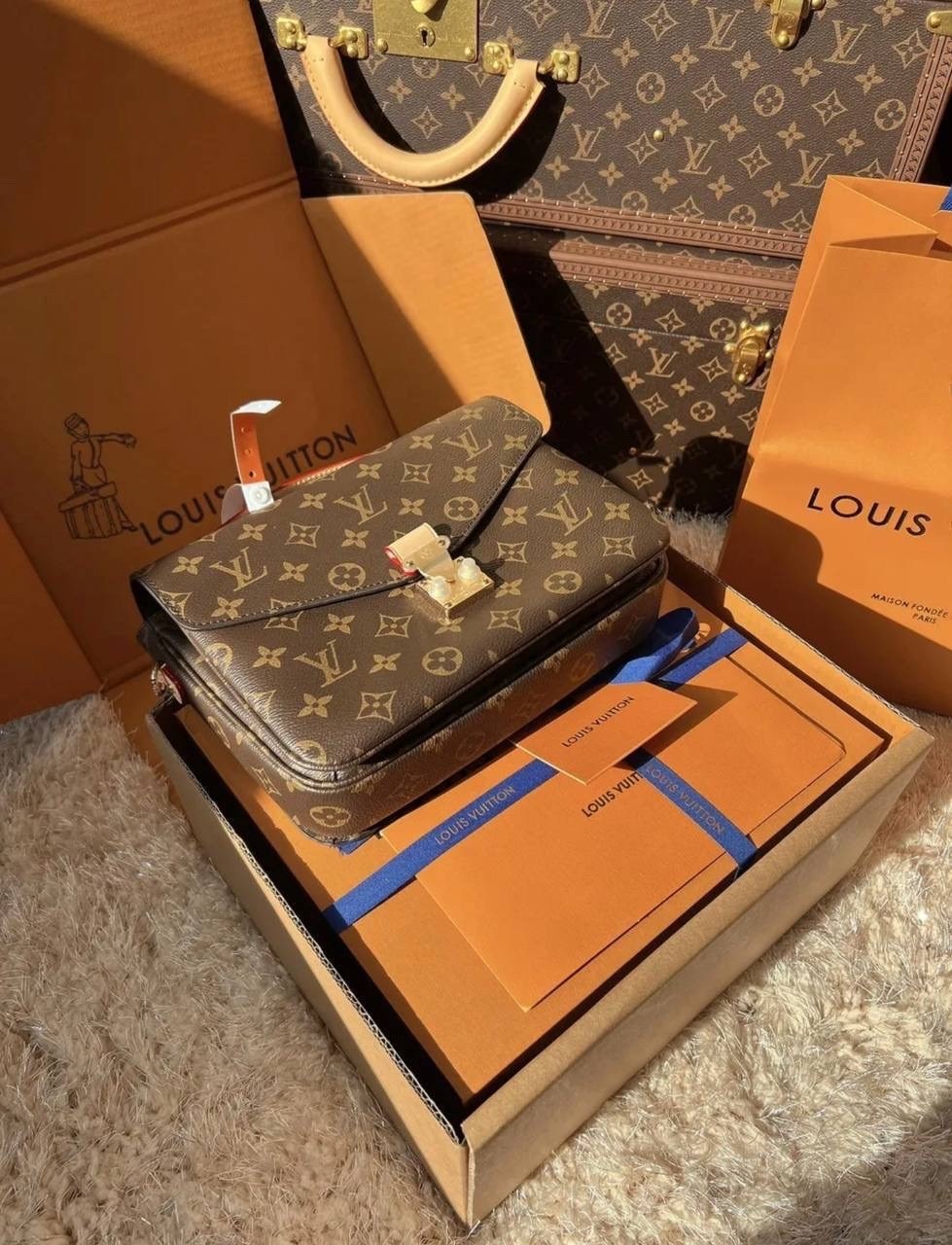 cумка louis vuitton,сумка pochette metis louis vuitton,louis vuitton женская сумка,сумка луи виттон метис,сумка louis vuitton metis pochette оригинал