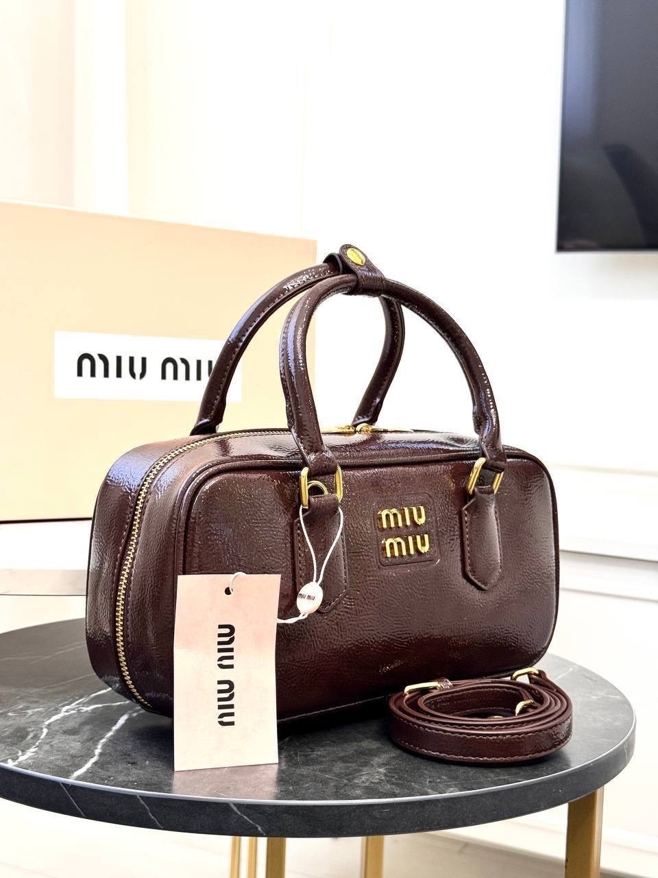 женская сумка miu miu,сумка miu miu люкс качества,сумка miu miu,сумка miu miu на плечо,женская кожаная сумка miu miu arcadie mini темно-коричневая
