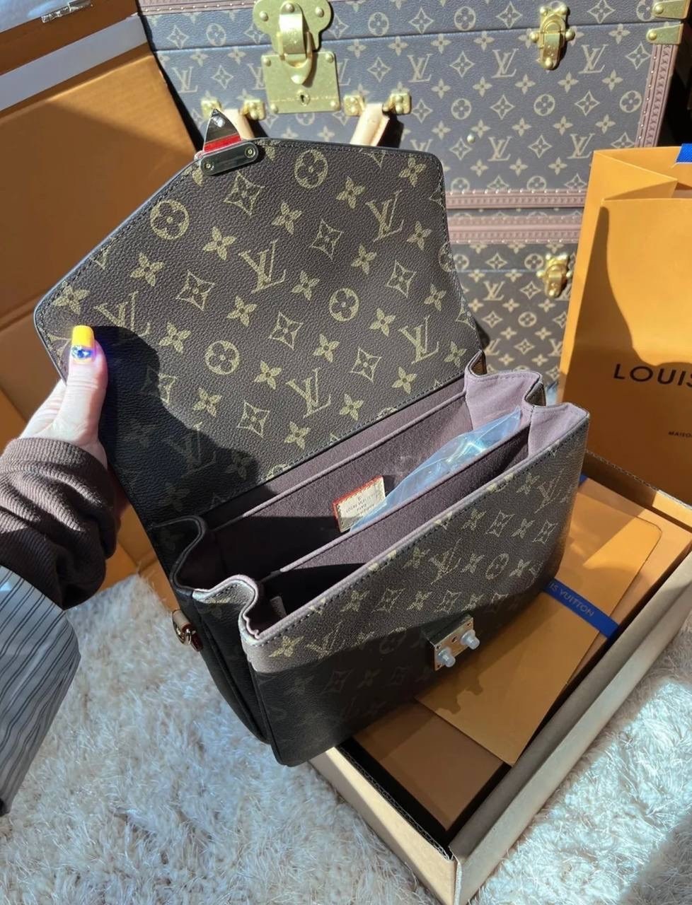 cумка louis vuitton,сумка pochette metis louis vuitton,louis vuitton женская сумка,сумка луи виттон метис,сумка louis vuitton metis pochette оригинал