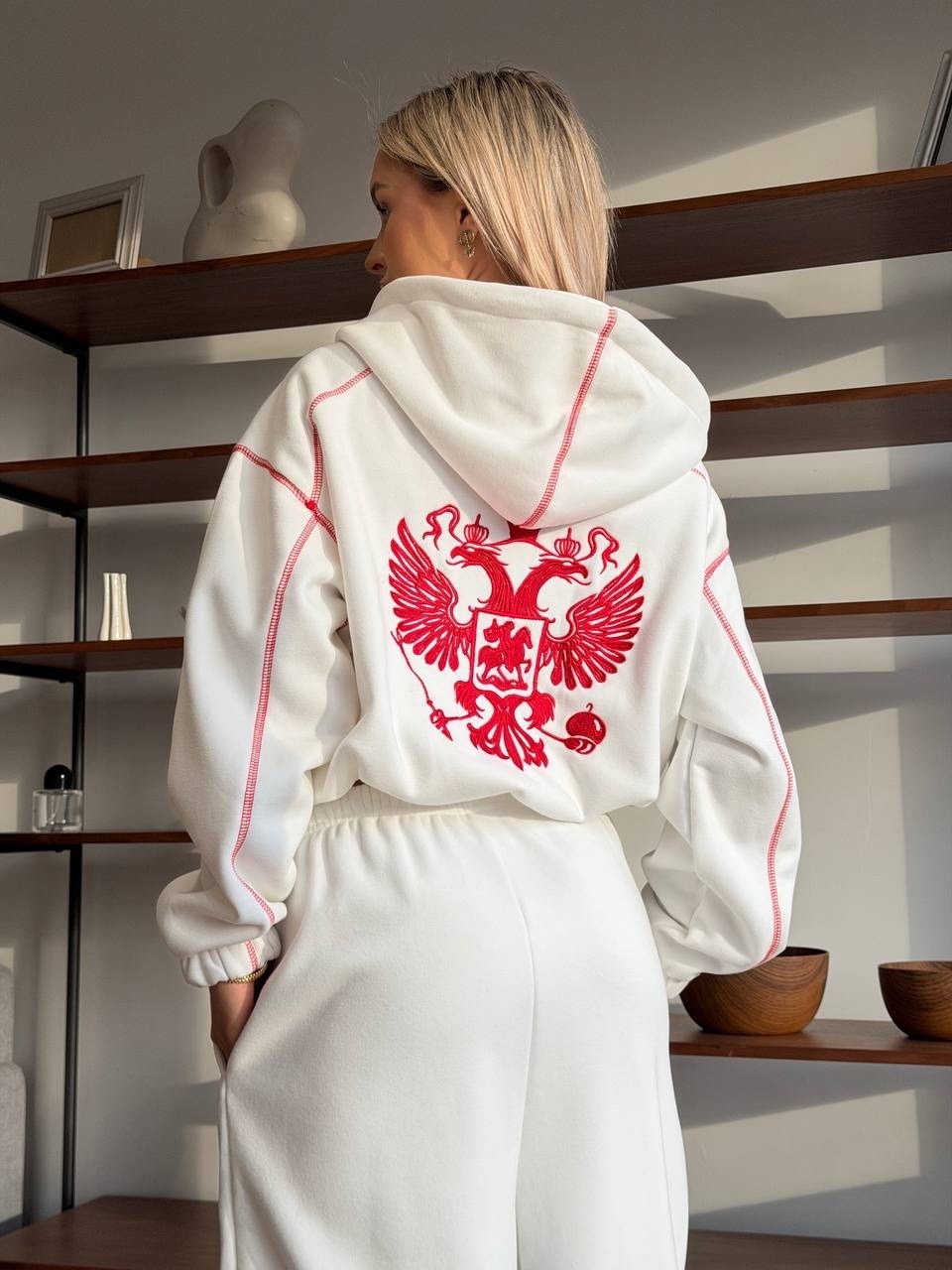 спортивный костюм женский,спортивный костюм,женский костюм,спорт костюм,стильный женский костюм