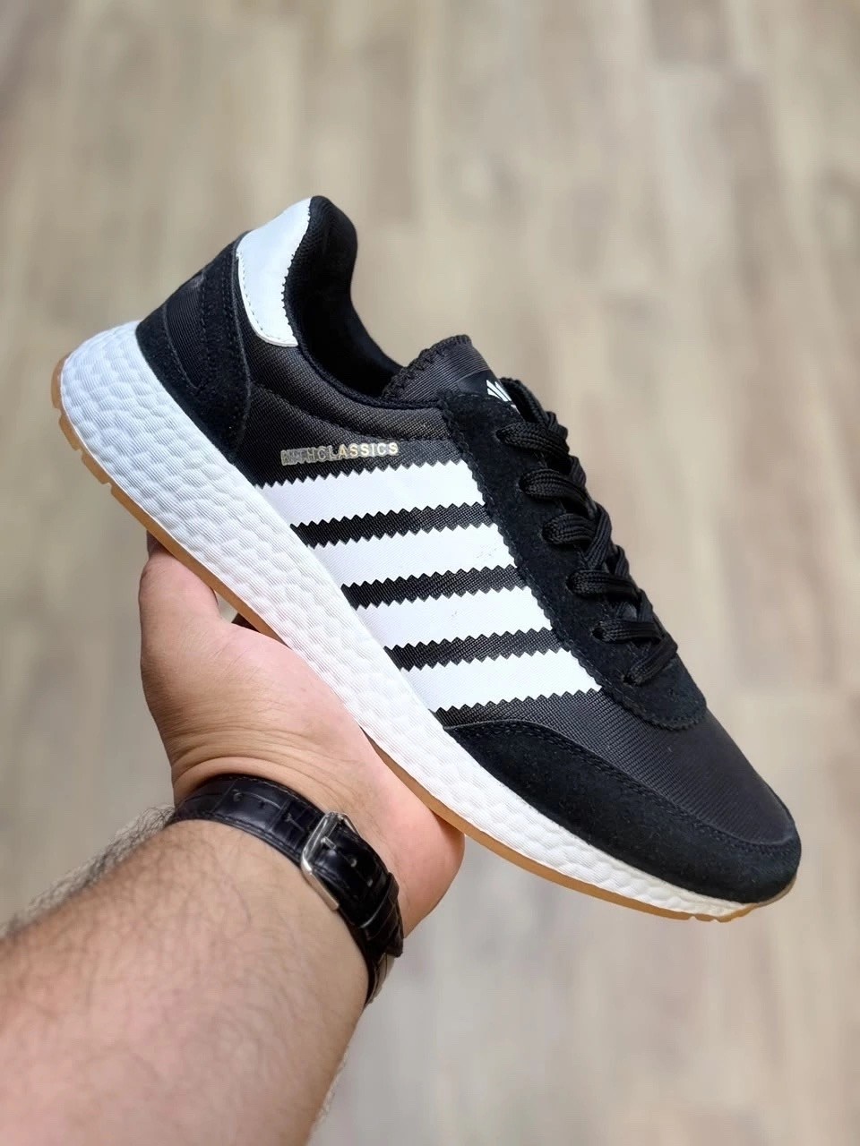 кроссовки adidas,мужские кроссовки adidas,кроссовки adidas iniki,адидас кроссовки,кроссовки адидас белые с черными полосками