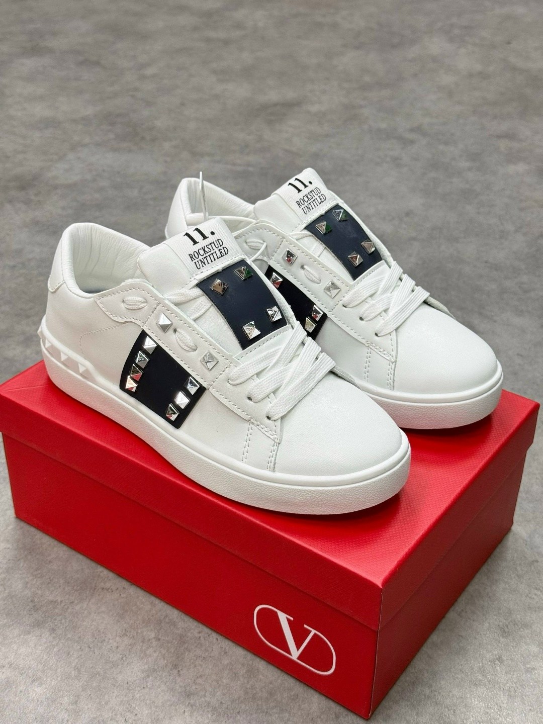 ,valentino garavani rockstud sneaker,valentino rockstud untitled leather sneaker,кеды валентино женские,valentino garavani rockstud sneakers white