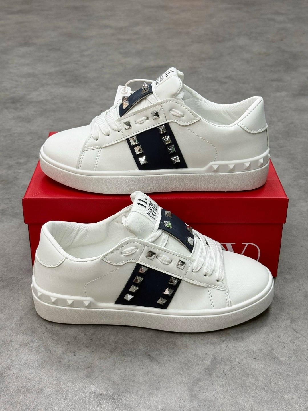 ,valentino garavani rockstud sneaker,valentino rockstud untitled leather sneaker,кеды валентино женские,valentino garavani rockstud sneakers white