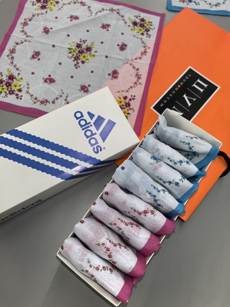 салфетка с вышивкой,упаковка салфеток,носовые платки,салфетка,набор женских носовых платков
