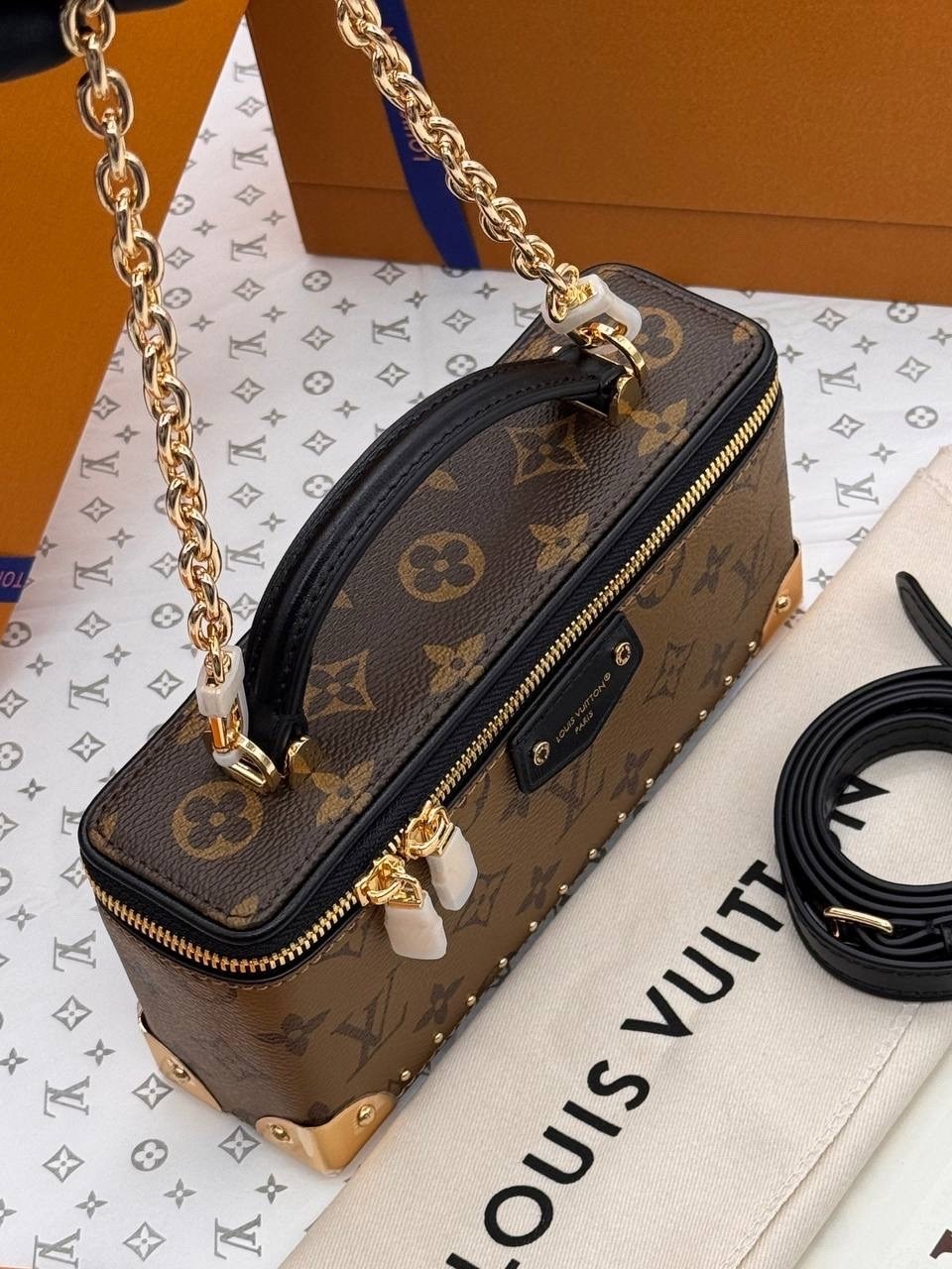 женская сумка louis vuitton,louis vuitton сумка на плечо,сумка louis vuitton,модная женская сумка,сумка женская брендовая