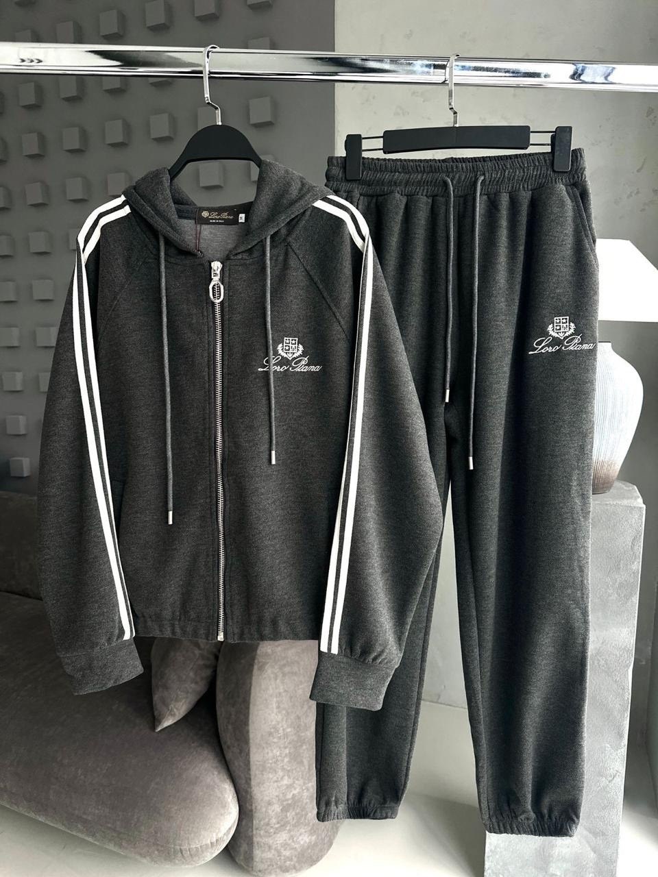 женский спортивный костюм adidas,стильные костюмы,женский костюм адидас,спортивный костюм adidas,спортивные костюмы адидас