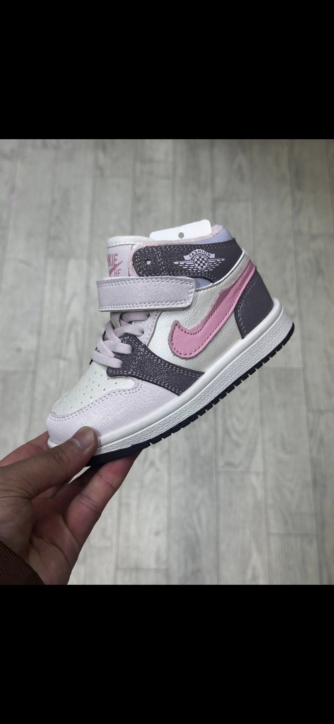 jordan 1 mid light smoke grey,air jordan 1 mid,jordan 1 mid,nike air jordan 1 mid,air jordan 1 retro high og