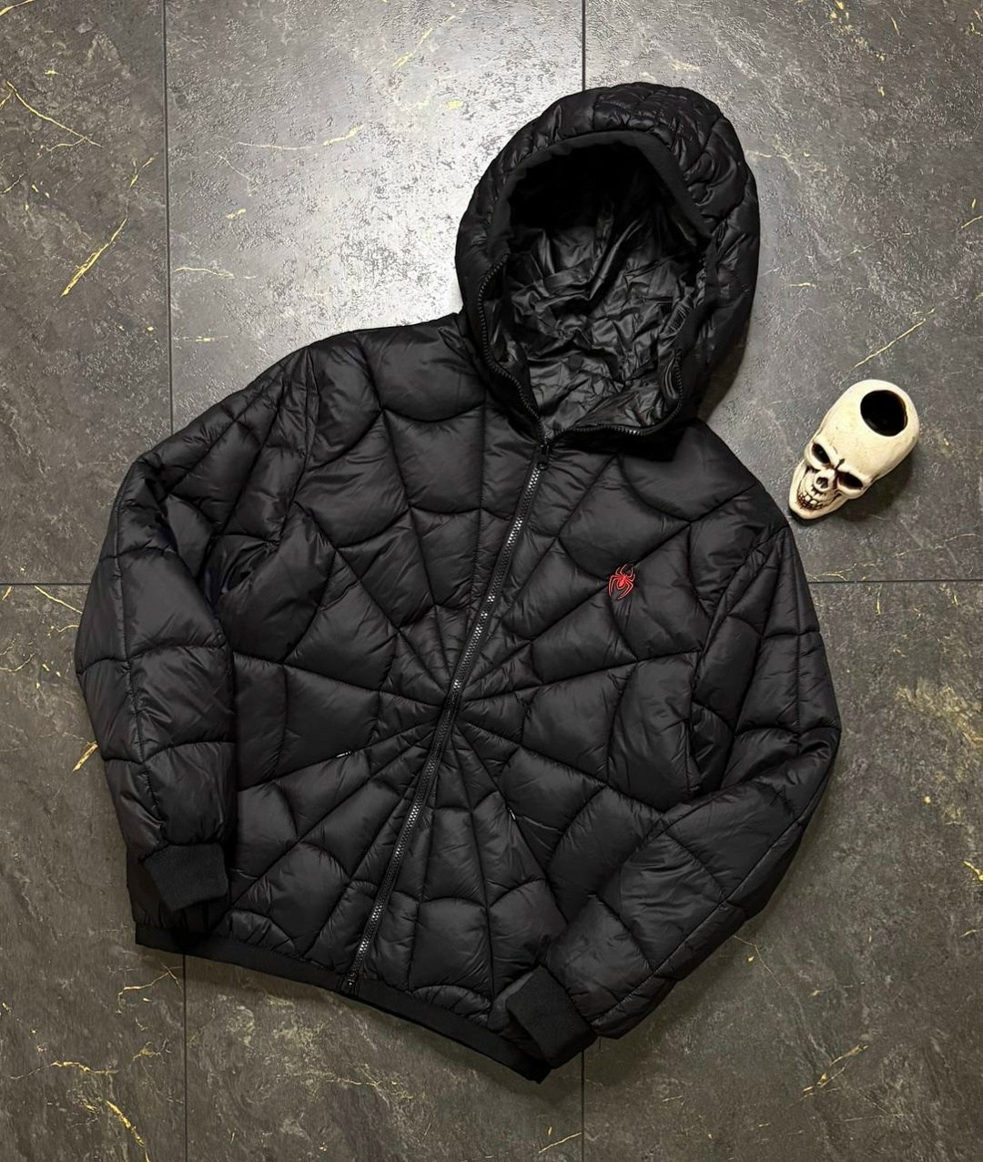 пуховик moncler spider,мужской короткий пуховик с рисунком паутины,пуховики монклер,moncler spider puffer jacket,куртка монклер