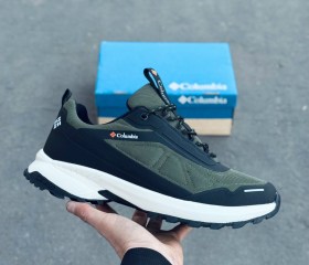 Кроссовки