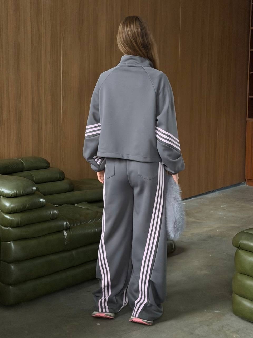 женский спортивный костюм adidas,женский спортивный костюм,спортивный женский костюм серый,спортивный костюм,костюм спортивные женские костюмы