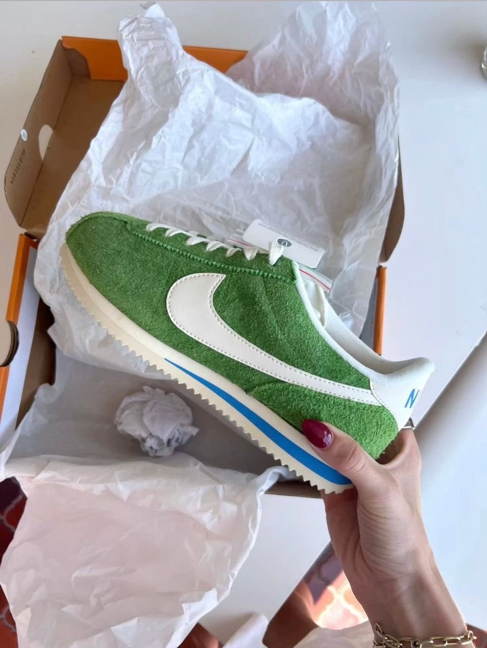 nike classic cortez,кроссовки nike cortez,nike cortez vintage,трендовые кроссовки,женские кроссовки
