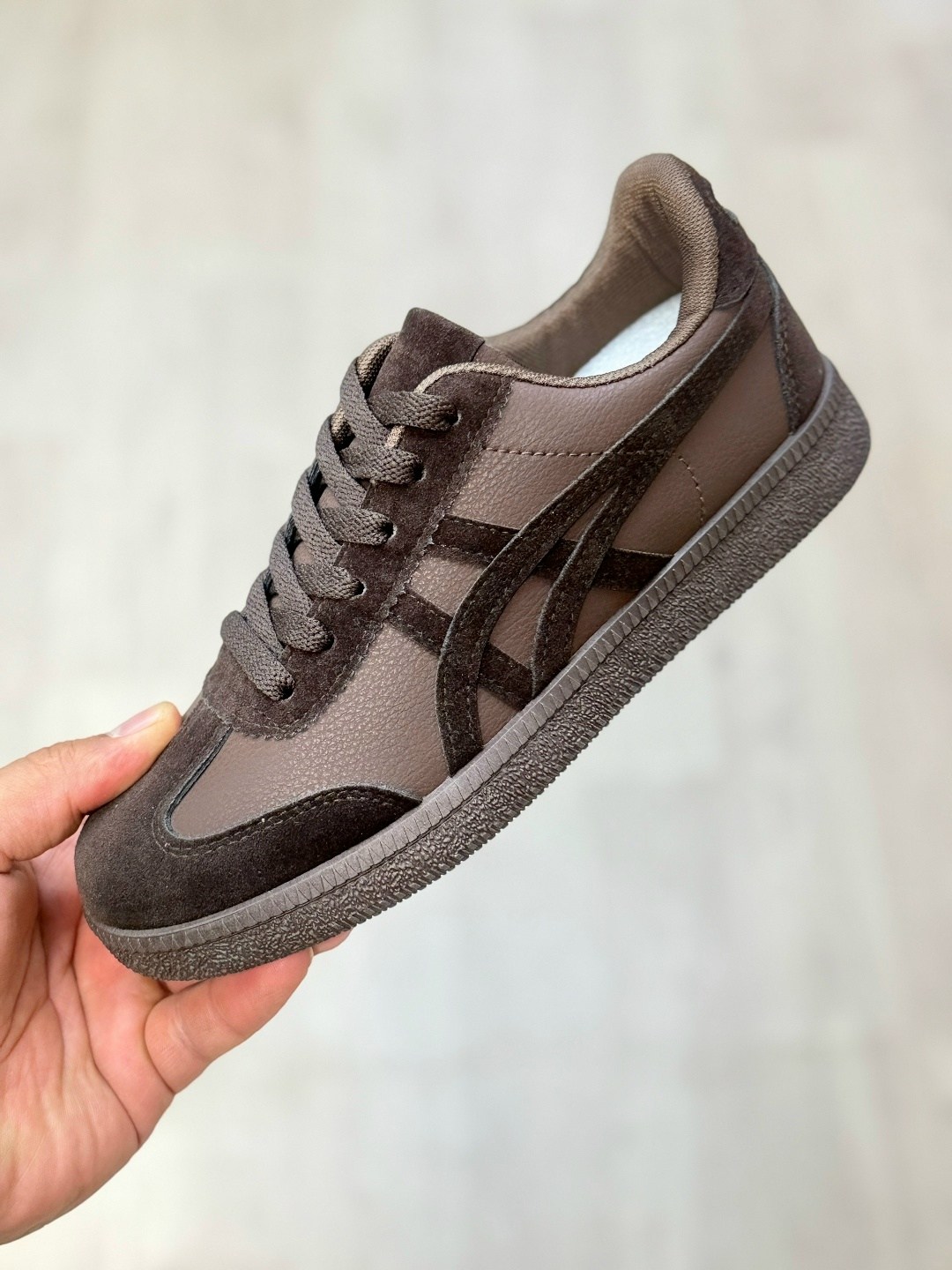,кроссовки onitsuka tiger,кроссовки onitsuka tiger tokuten,повседневные кроссовки,классические кроссовки