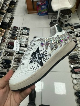 Кроссовки