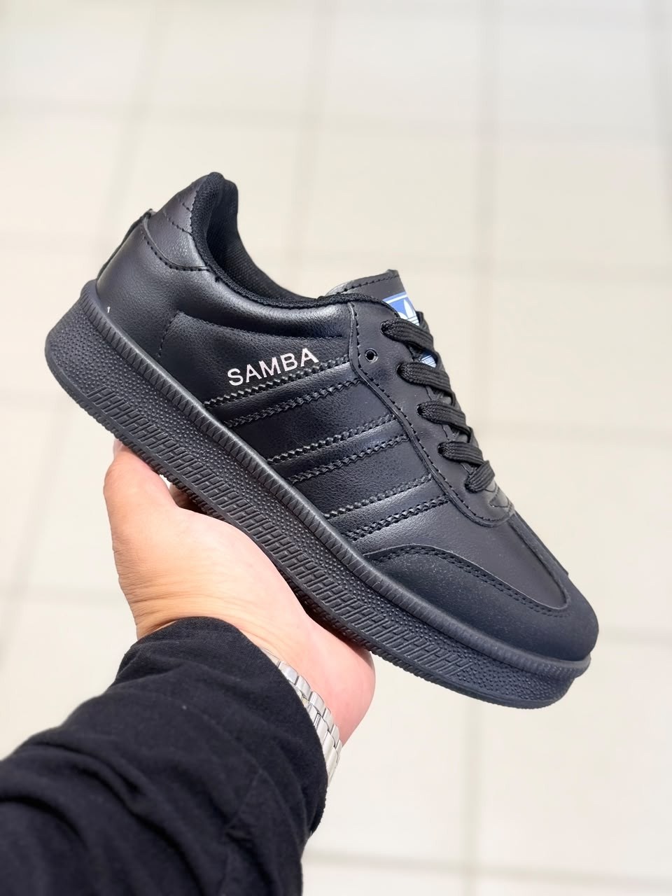 ,кроссовки мужские женские adidas,женские кроссовки,женские кроссовки адидас белые классические,кроссовки adidas