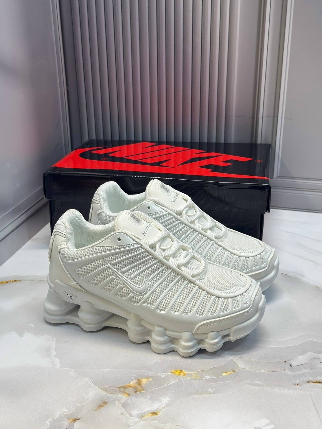 nike shox tl "white metallic silver" кроссовки,nike shox tl white metallic silver,кроссовки nike shox tl,кроссовки nike shox tl для бега белые мужские женские,кроссовки мужской nike
