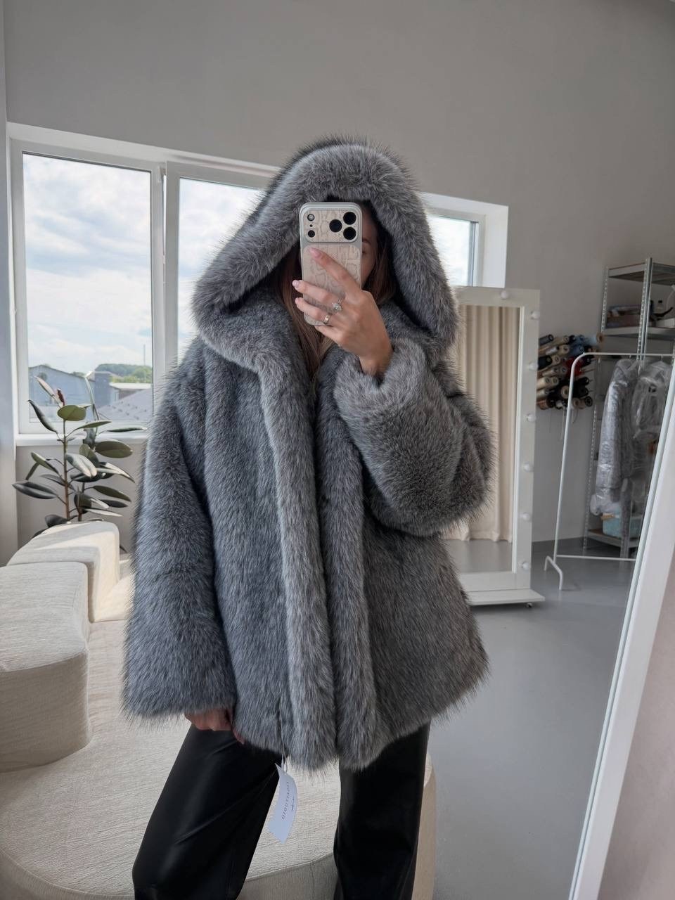 мех чернобурки,saga furs чернобурка,мех искусственный песец чернобурка 25*25,мех песец,серый песец