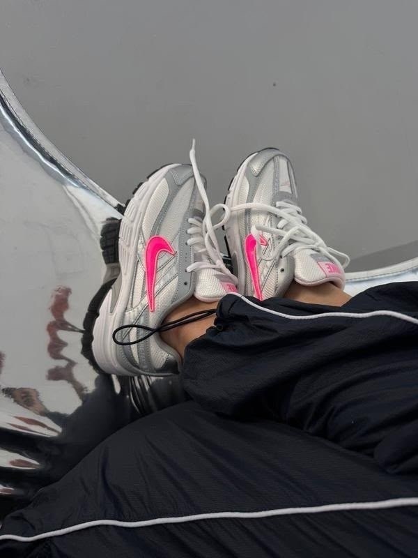 кроссовки nike initiator,женские беговые кроссовки initiator от finish line nike белый,кроссовки женские nike initiator белые,кроссовки nike,nike initiator