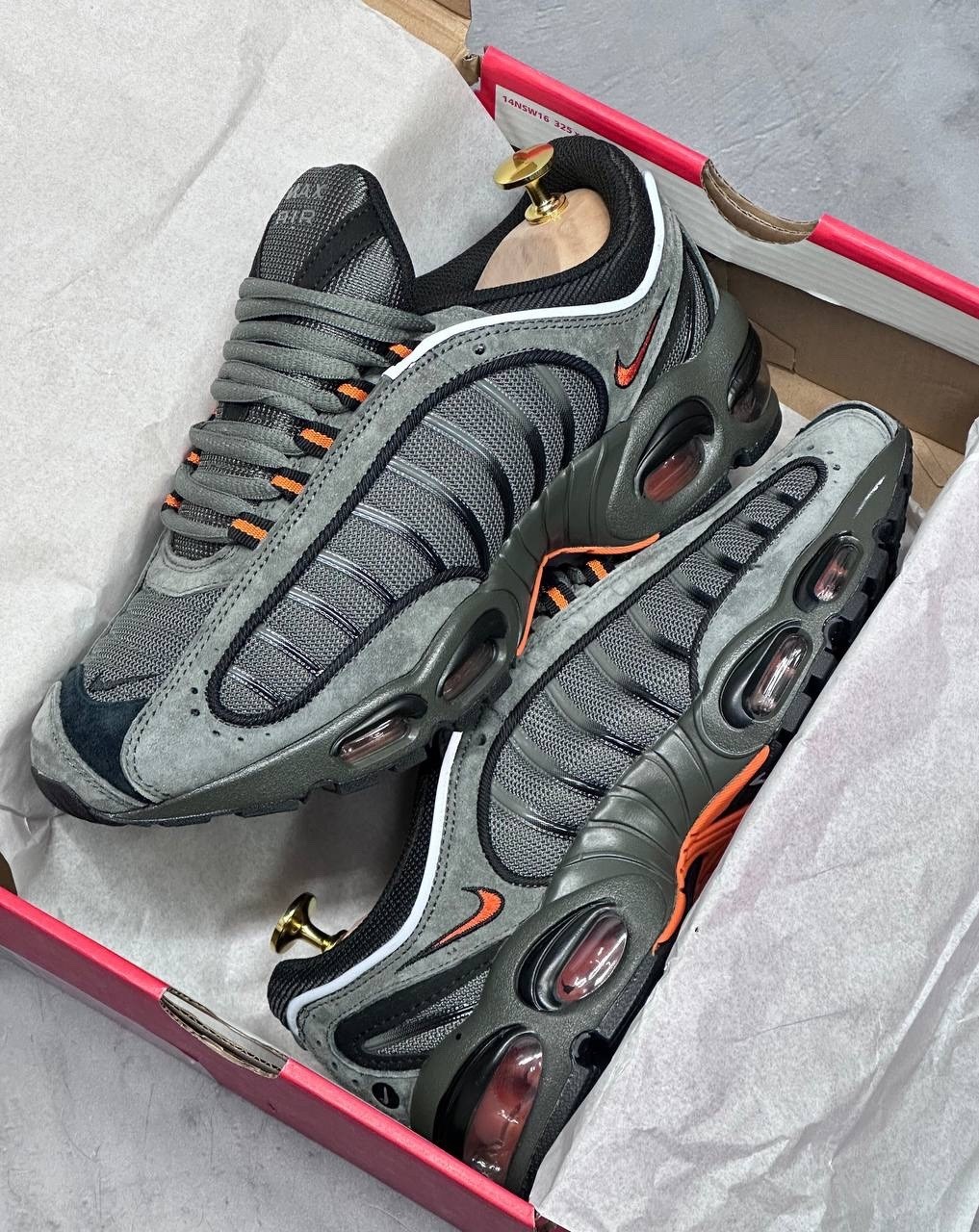 кроссовки nike air max tailwind 4,кроссовки nike air max tn plus,nike air max tailwind 4,мужские кроссовки nike air max tailwind 4,nike air max tailwind 5 skepta