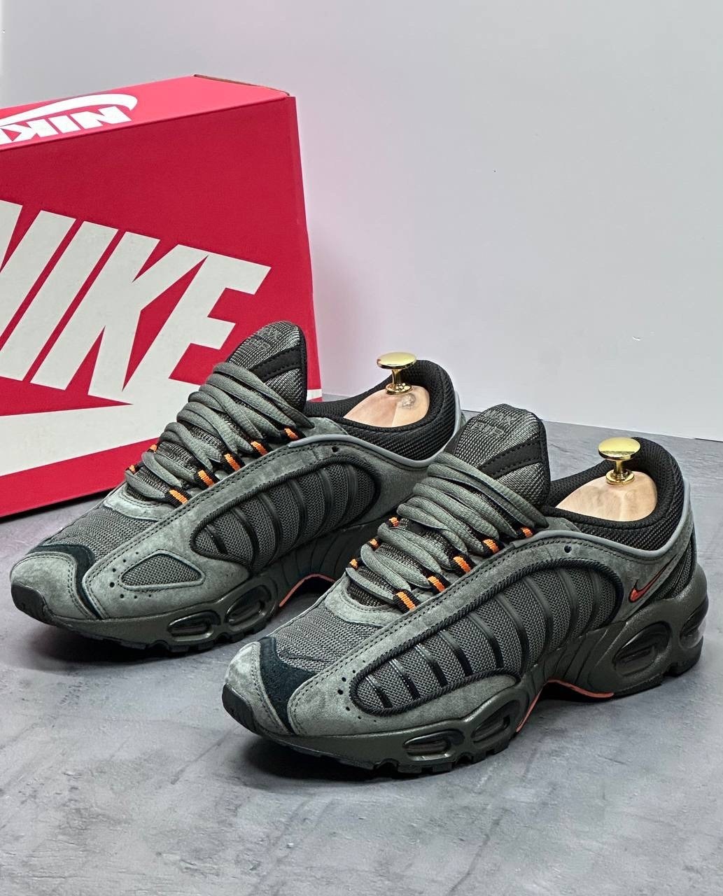 кроссовки nike air max tailwind 4,кроссовки nike air max tn plus,nike air max tailwind 4,мужские кроссовки nike air max tailwind 4,nike air max tailwind 5 skepta