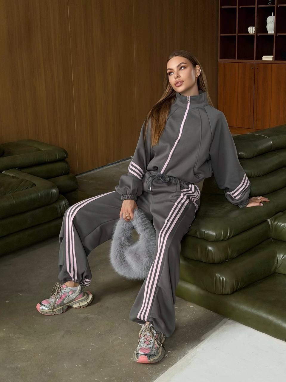 женский спортивный костюм adidas,женский спортивный костюм,спортивный женский костюм серый,спортивный костюм,костюм спортивные женские костюмы