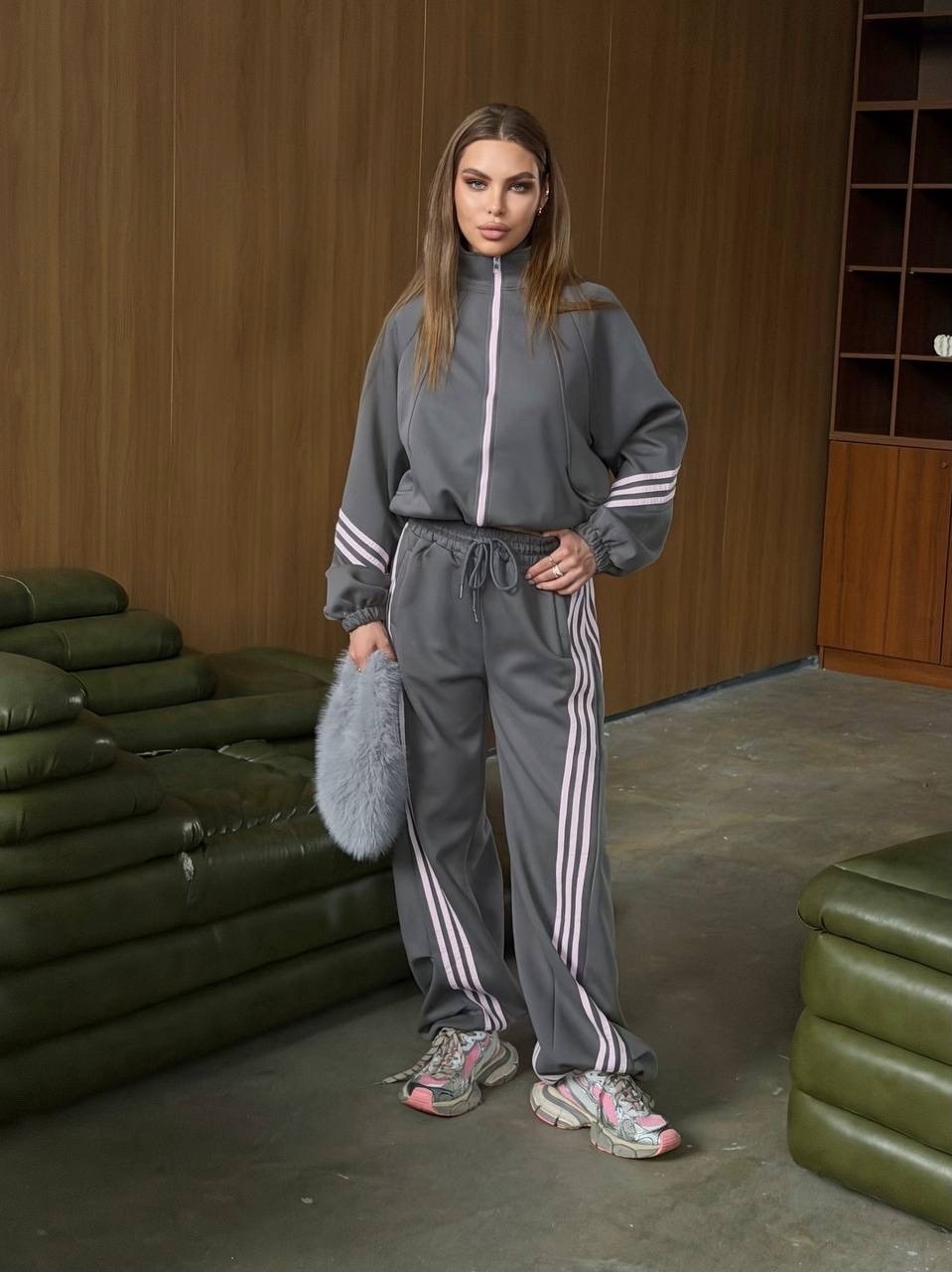 женский спортивный костюм adidas,женский спортивный костюм,спортивный женский костюм серый,спортивный костюм,костюм спортивные женские костюмы