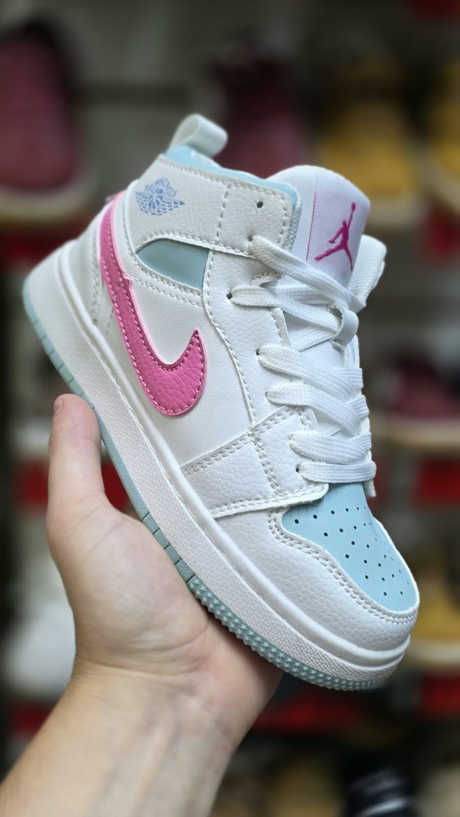 air jordan 1 mid triple white,nike air jordan 1 mid,jordan air 1 mid,jordan 1 mid triple white,jordan 1 mid