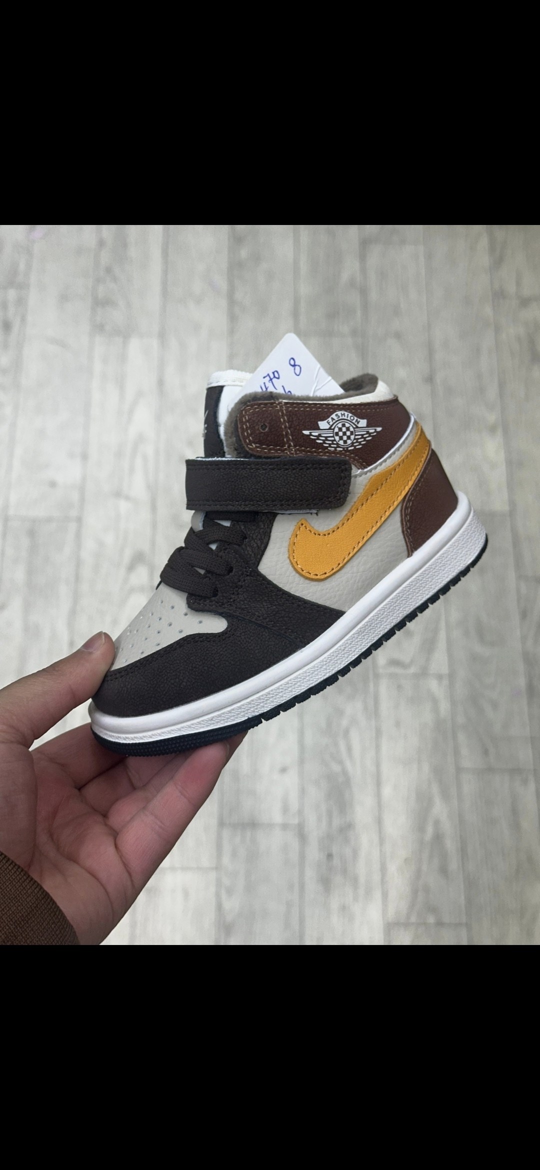 jordan 1 mid light smoke grey,air jordan 1 mid,jordan 1 mid,nike air jordan 1 mid,air jordan 1 retro high og