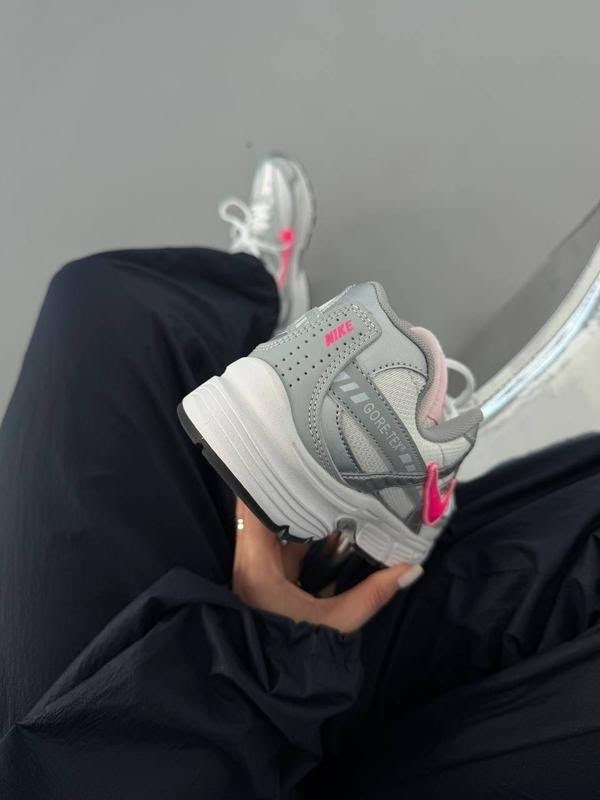 кроссовки nike initiator,женские беговые кроссовки initiator от finish line nike белый,кроссовки женские nike initiator белые,кроссовки nike,nike initiator