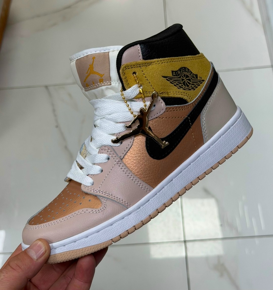 кроссовки женские nike air jordan 1,кроссовки nike air jordan 1 mid,кроссовки nike air jordan 1,nike air jordan 1 mid,кроссовки nike air jordan 1 retro