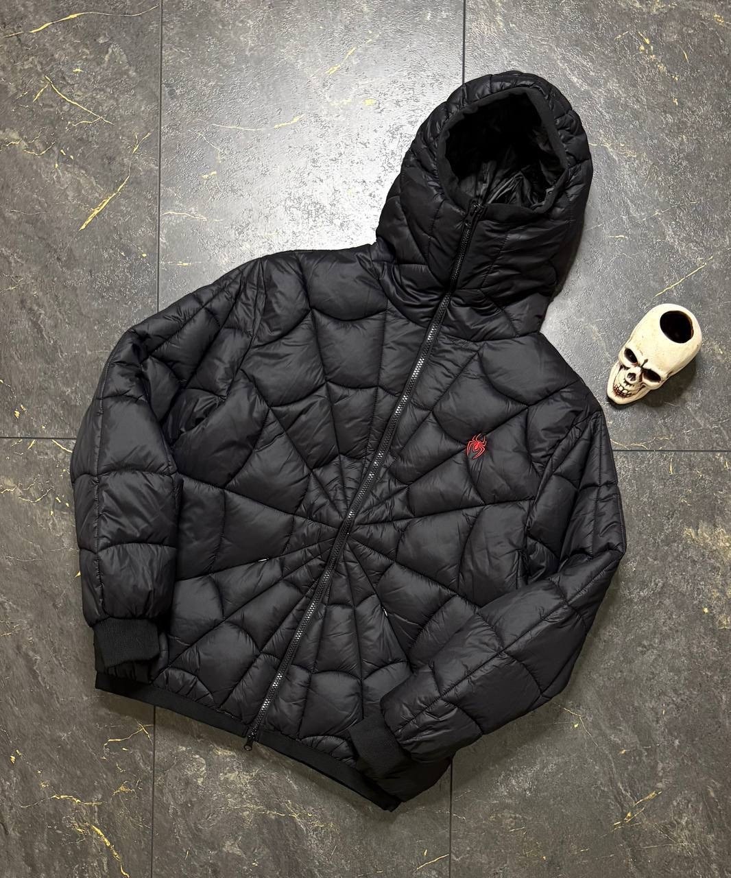пуховик moncler spider,мужской короткий пуховик с рисунком паутины,пуховики монклер,moncler spider puffer jacket,куртка монклер