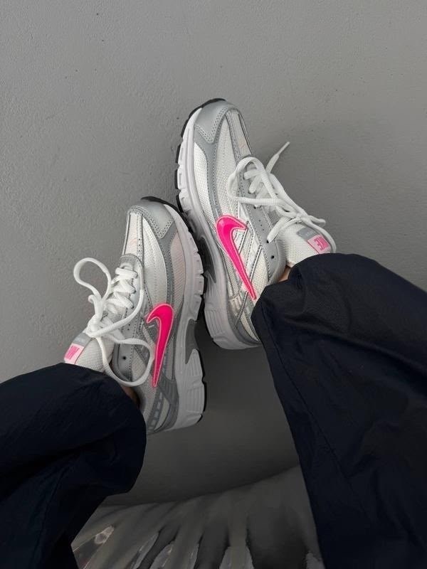 кроссовки nike initiator,женские беговые кроссовки initiator от finish line nike белый,кроссовки женские nike initiator белые,кроссовки nike,nike initiator