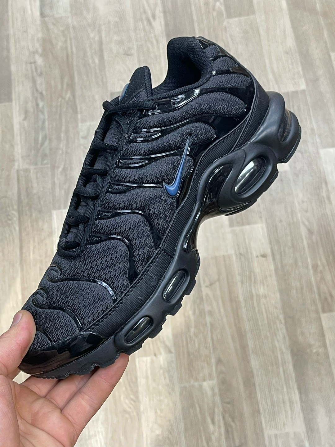 кроссовки nike air max tn plus,nike air max tn plus,nike air max plus,nike tn air max plus triple black,nike air max tn plus black