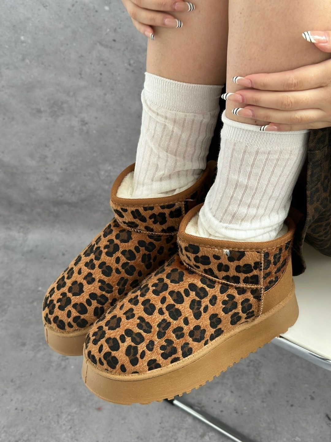 леопардовые угги женские короткие shoe world 264220472,леопардовые угги,угги женские,угги леопардовые на платформе,ботинки с леопардовым принтом