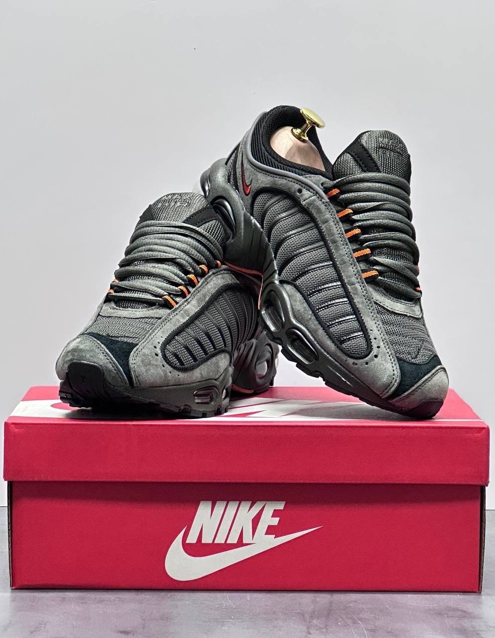 кроссовки nike air max tailwind 4,кроссовки nike air max tn plus,nike air max tailwind 4,мужские кроссовки nike air max tailwind 4,nike air max tailwind 5 skepta