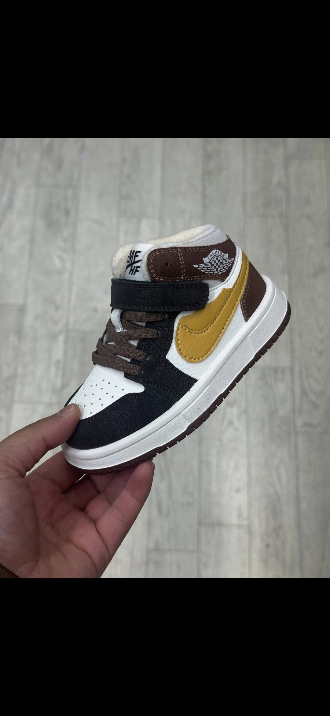 jordan 1 mid light smoke grey,air jordan 1 mid,jordan 1 mid,nike air jordan 1 mid,air jordan 1 retro high og
