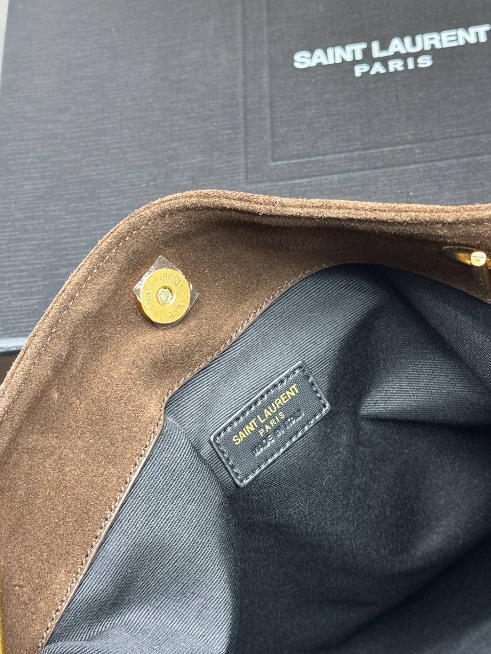 замшевая сумка yves saint laurent 32x25 см,замшевая сумка-тоут yves saint laurent,замшевая сумка,женская замшевая сумка yves saint laurent 37x29 см,сумка saint laurent из замши