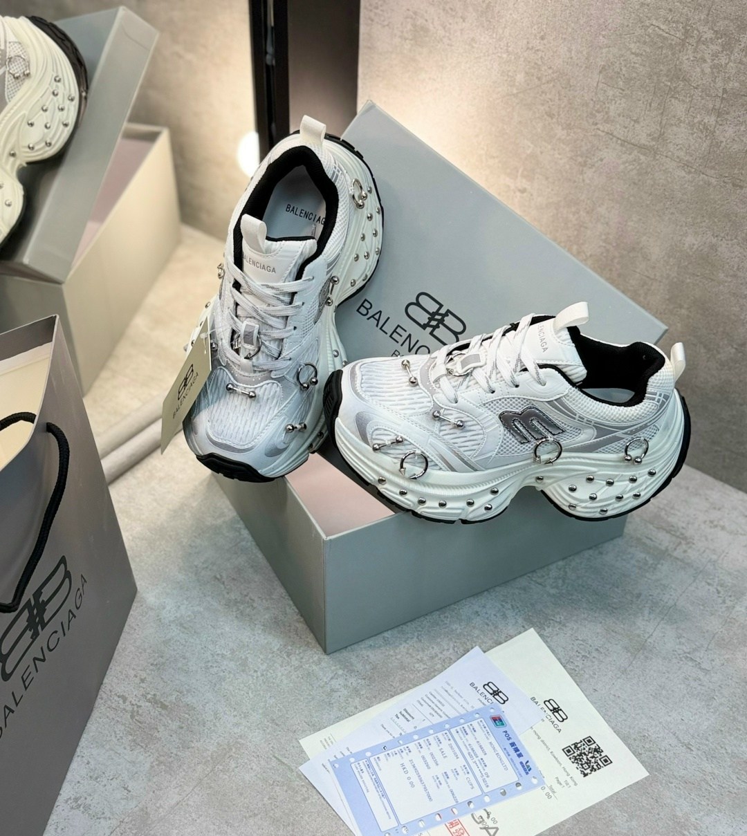 женские кроссовки balenciaga,кроссовки balenciaga,кроссовки баленсиага женские,кеды баленсиага женские,кроссовки баленсиага