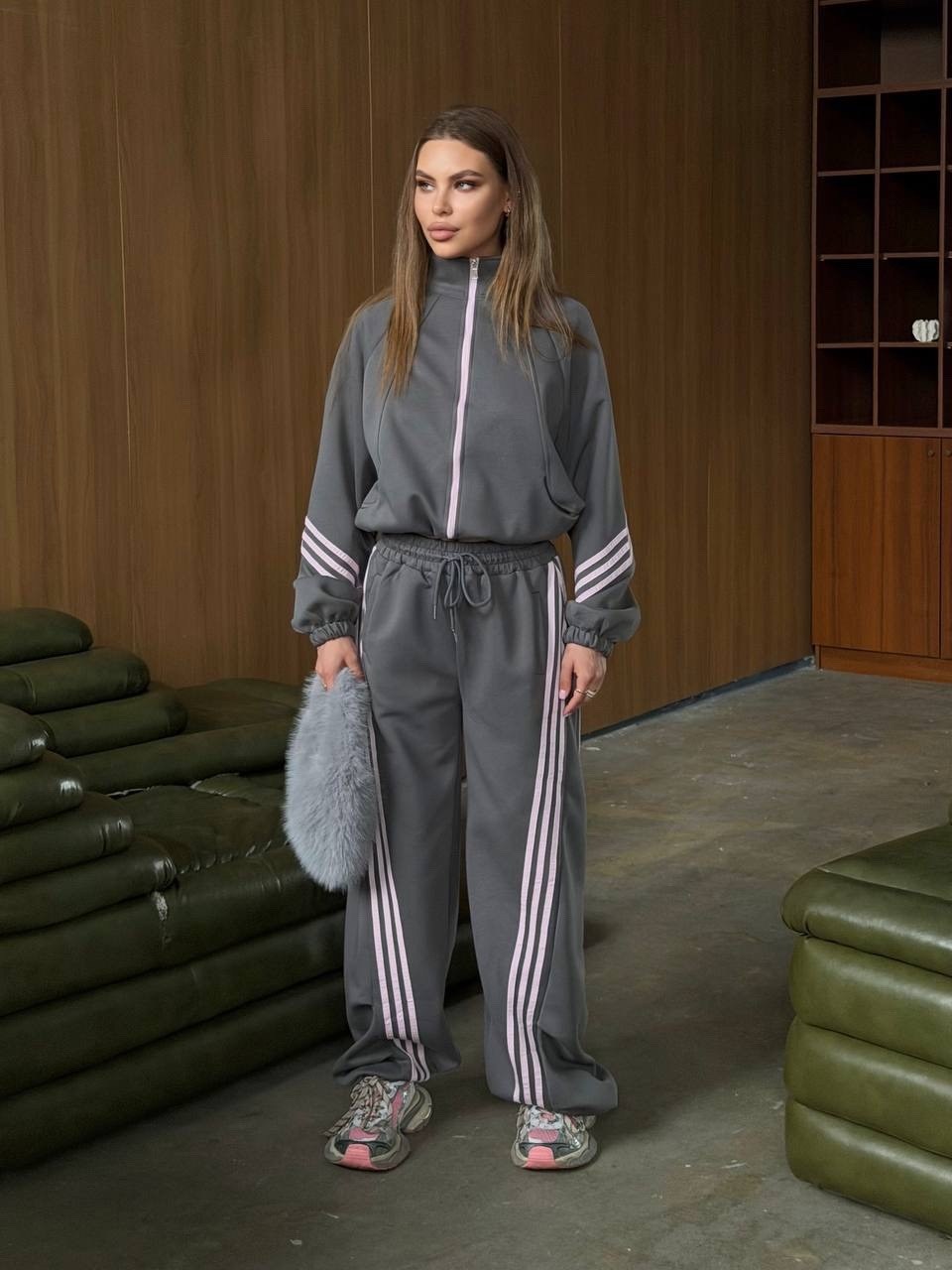 женский спортивный костюм adidas,женский спортивный костюм,спортивный женский костюм серый,спортивный костюм,костюм спортивные женские костюмы